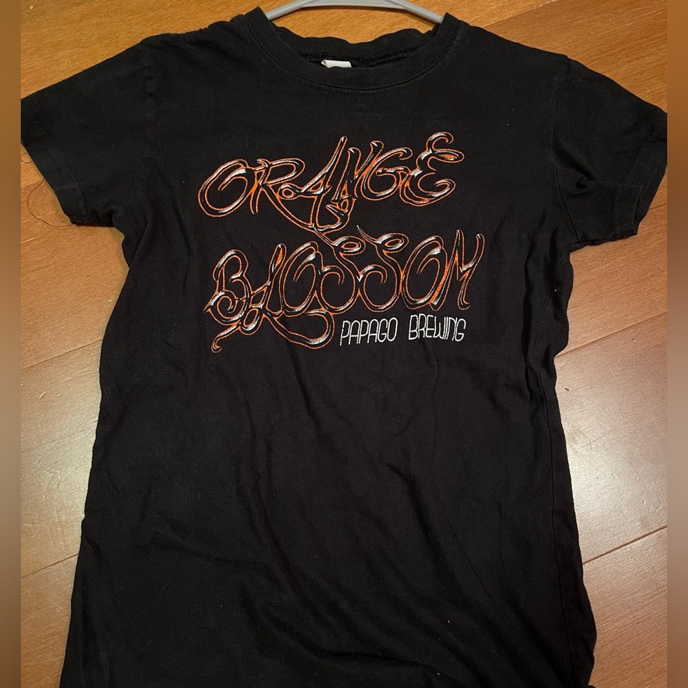 black baby tee orange blossom small